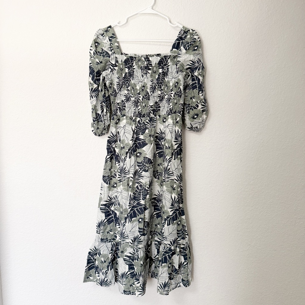 Crescent Black and White Leaf Print Long Sleeve Dress